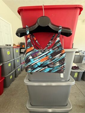 Colorblock Strappy Sports Bra — Teal, Orange & Black p48
